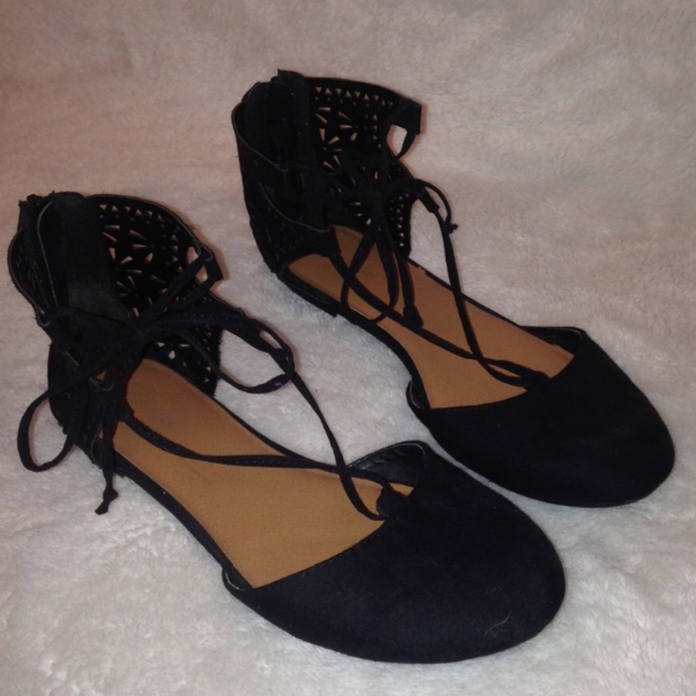 Cute Strappy Suede Zip Up Black Flat Sandals!✨
